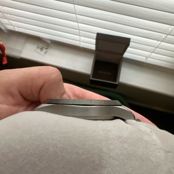 Gucci G timeless, only worn once. Practically brand new as well as the box. - Picture 6 of 6